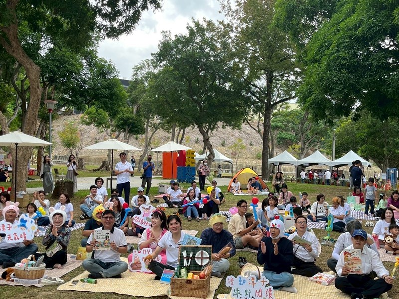 法制局攜手潭子區公所辦理繪動潭子綠野閱讀野餐日活動-與在地市民同樂